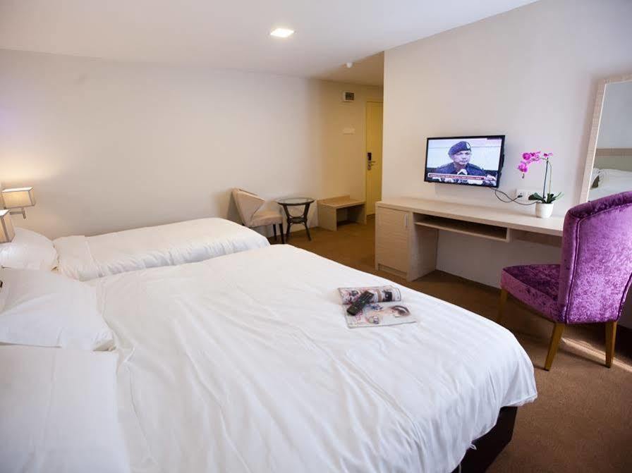 Pingsa Hotel Jelutong Bagian luar foto